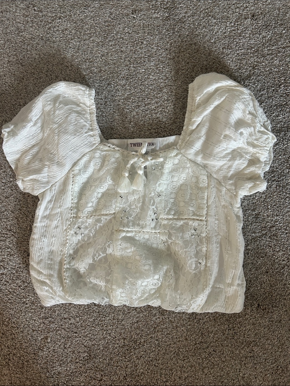 Tween Diva Girls' White Lace Puff Sleeve Top